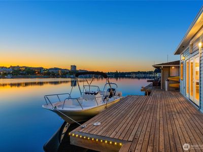 3258 Portage Bay Place E, Seattle, WA, 98102