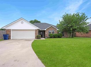 709 Elm Cir, Van Alstyne, TX 75495