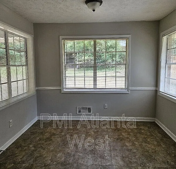 2250 Sandgate Cir — Photo 6