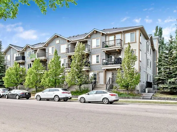 21 E McKenzie Towne Gate SE #2, Calgary, AB T2Z 0C5
