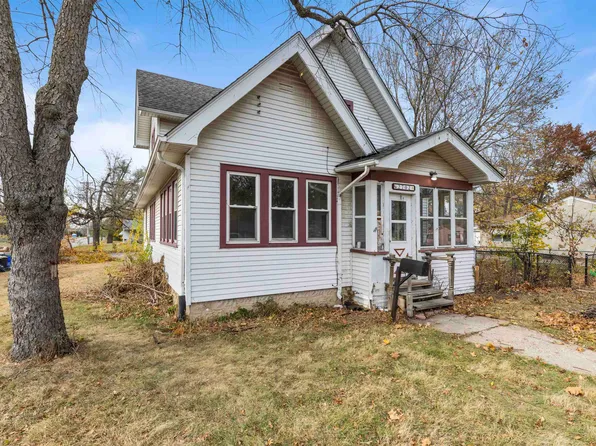 2702 Ellen Ave, Rockford, IL 61101