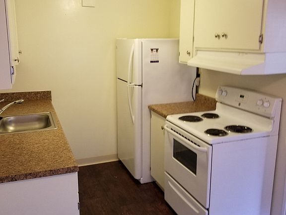4th image of 2483-2485 Whitney Dr #2489