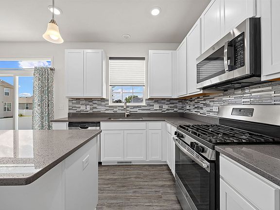 4th image of 807 High Grove Dr