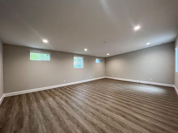 2nd image of 3113 Nile St