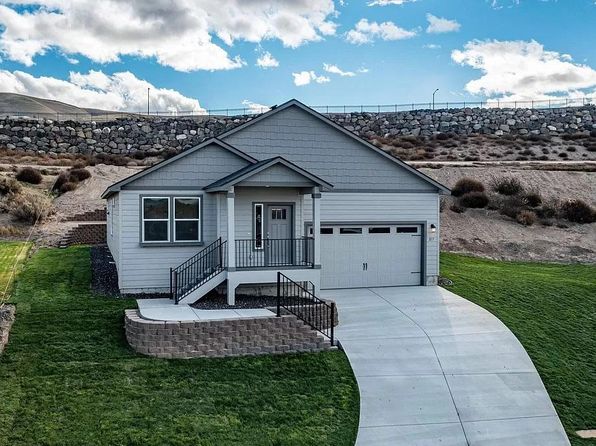 217 SW Mariposa Ct