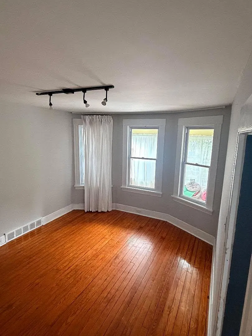 1 bed, 950 sqft, $1,600 — Photo 1