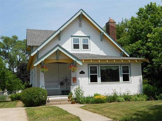 1st image of 427 Van Buren St