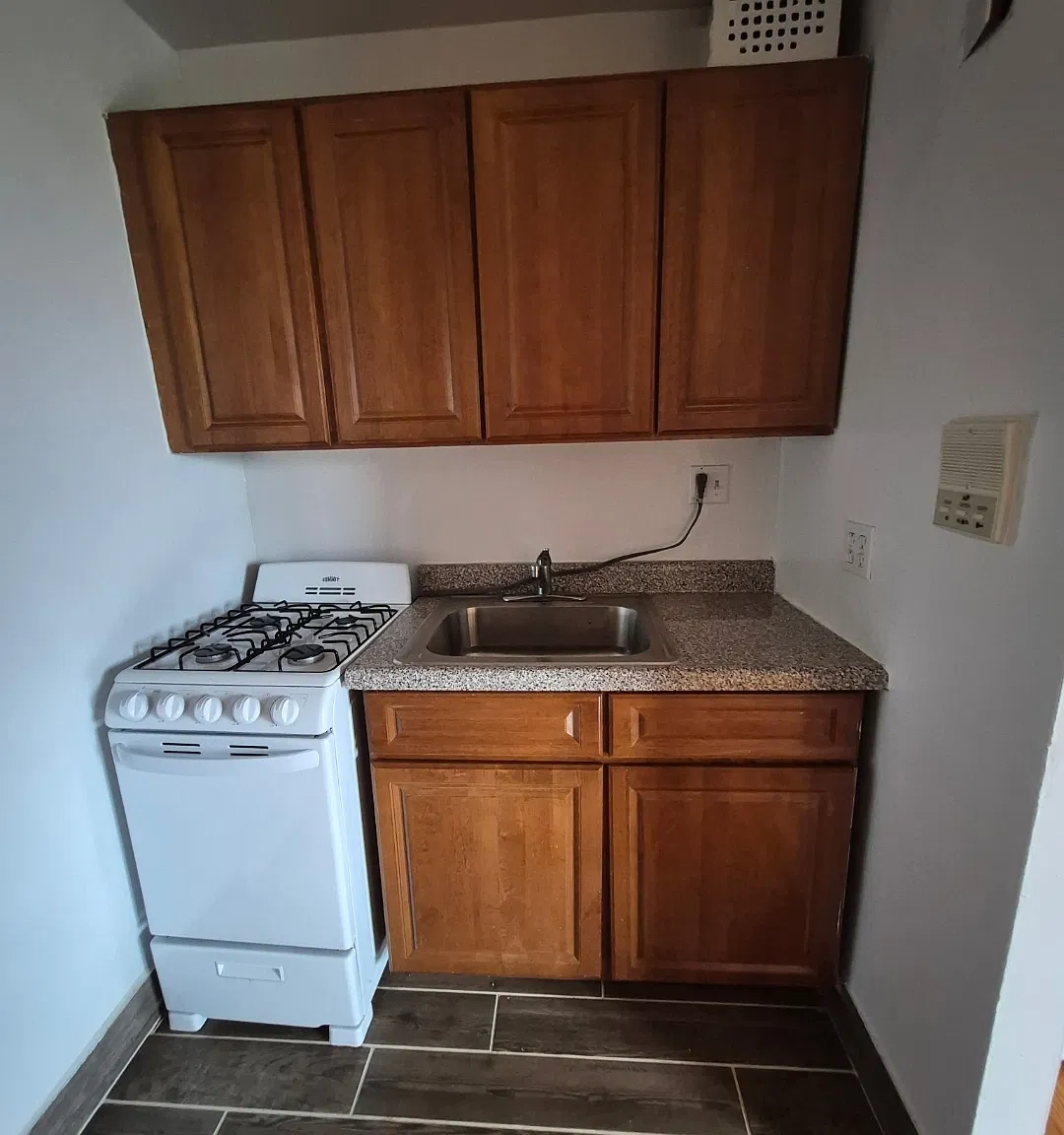 Studio, 650 sqft, $1,800 — Photo 4