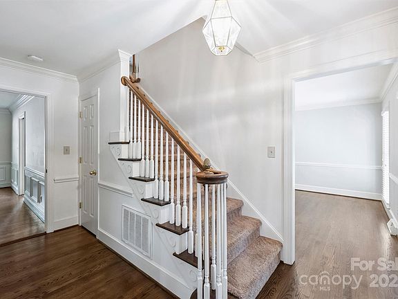 3rd image of 6605 Mays Chapel Ln