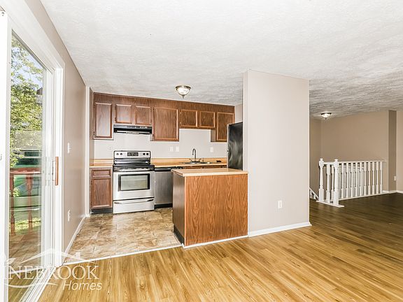 4th image of 6611 Latona Dr