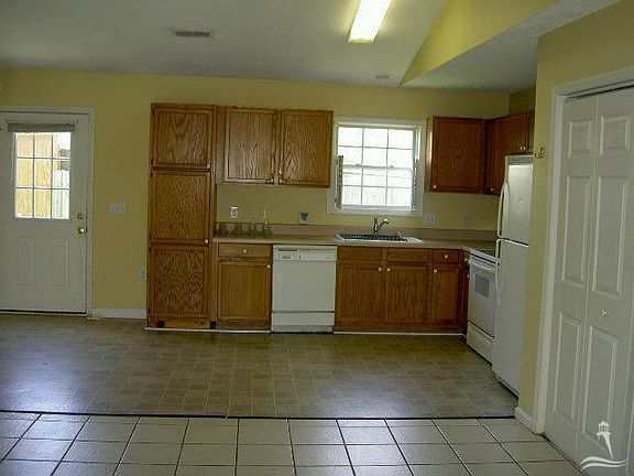 4th image of 809 Kimberly Ann Lane SW