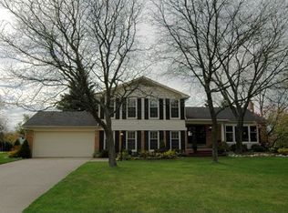 1836 Hickory Bark Ln, Bloomfield Hills, MI 48304