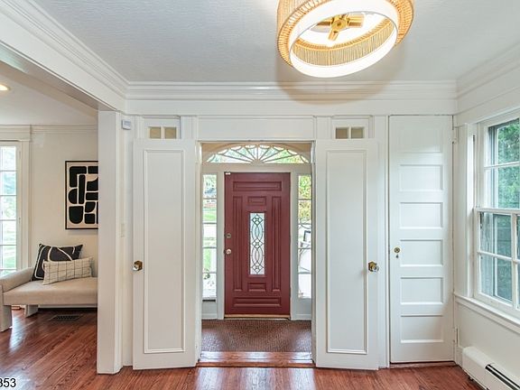 3rd image of 12 Melrose Pl