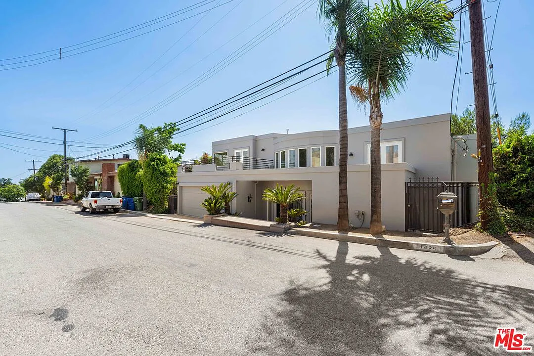 Building Photo - 1425 N Tigertail Rd