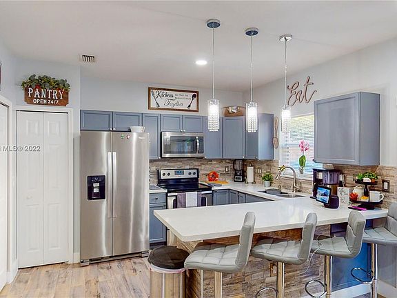 2nd image of 1671 SE 30th St #1671