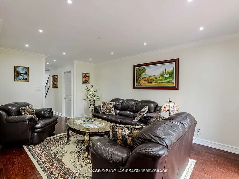 6222 Fullerton Cres — Photo 16