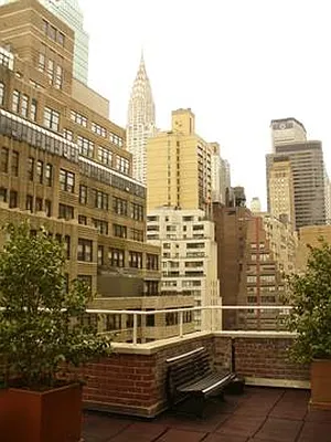 Sold by New York Private Realty Group | media 18