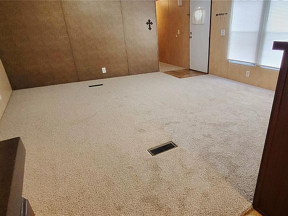 5th image of 205 Hollywood Park Dr