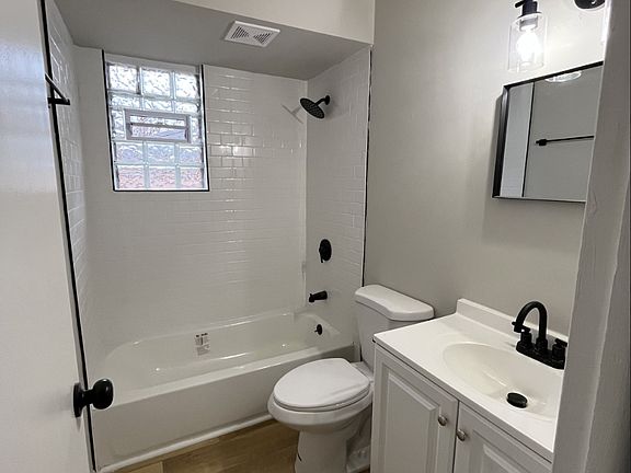 3rd image of 1414 E Columbus St #B