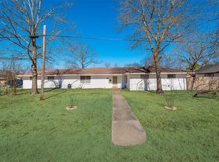 303 SE 2nd St, Kerens, TX 75144