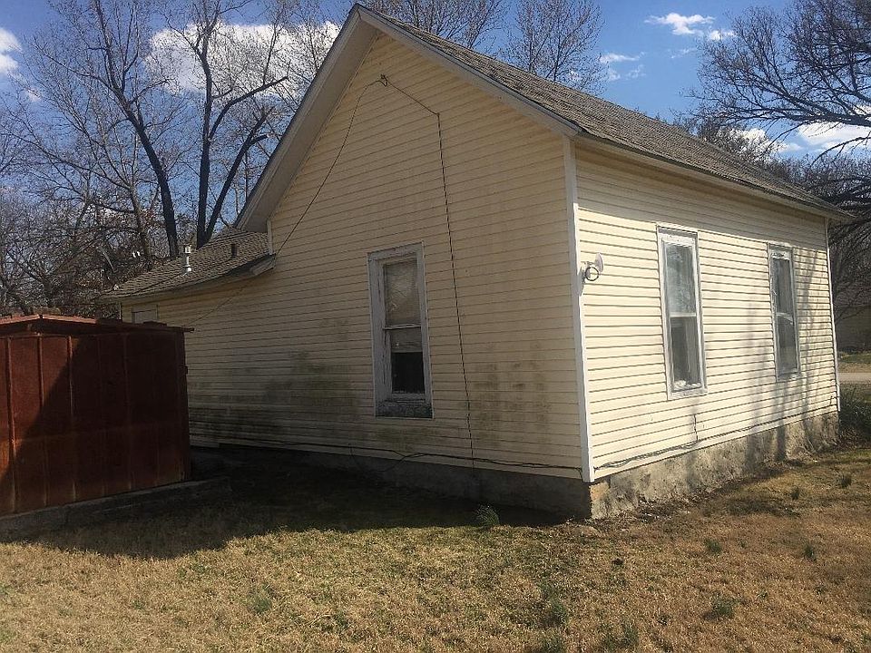 602 Sycamore St, Humboldt, KS 66748 Zillow