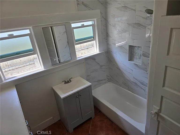 6126 Springvale Dr — Photo 12
