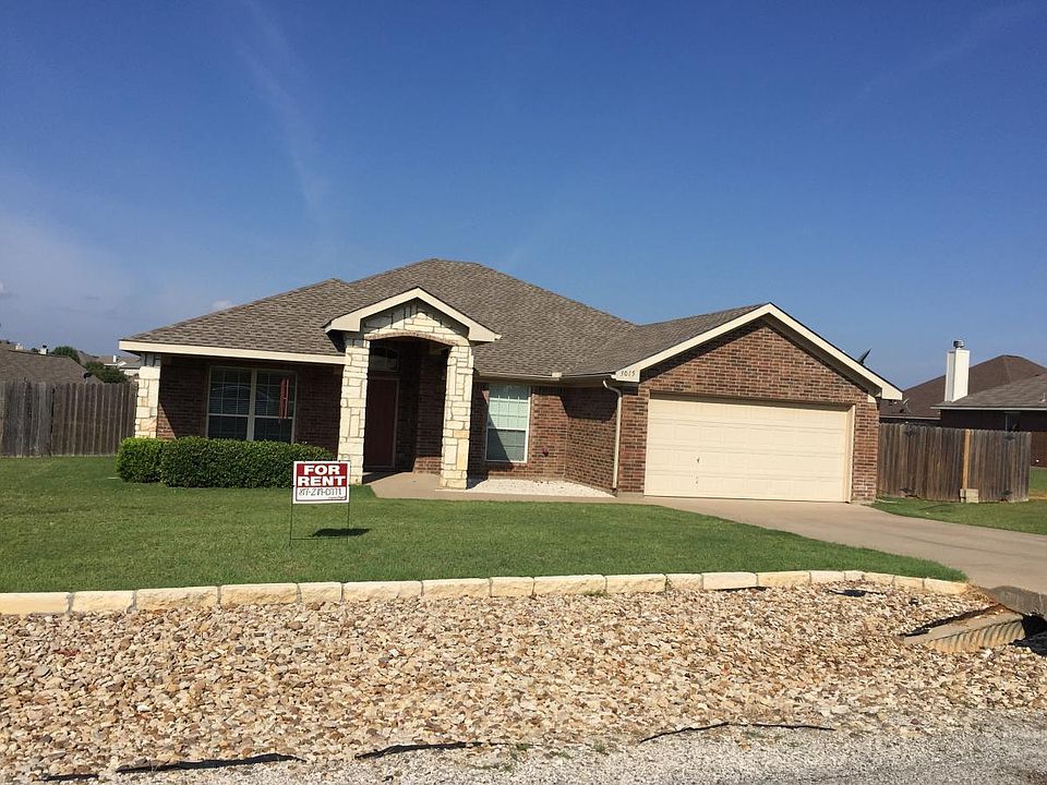 1st image of 3015 Saunter Ln
