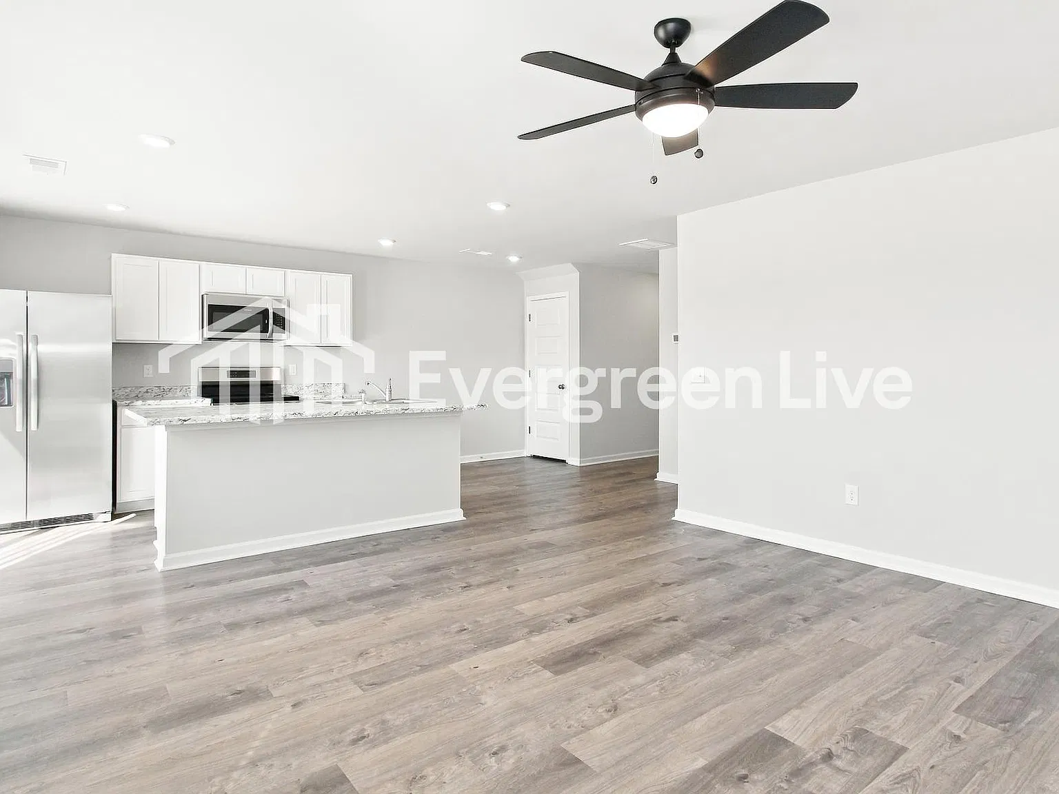 3 bed, 2.5 bath, 1484 sqft, $1,345 — Photo 3