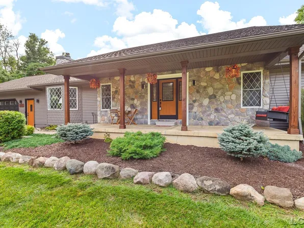 5252 Draper Rd, Jackson, MI 49201