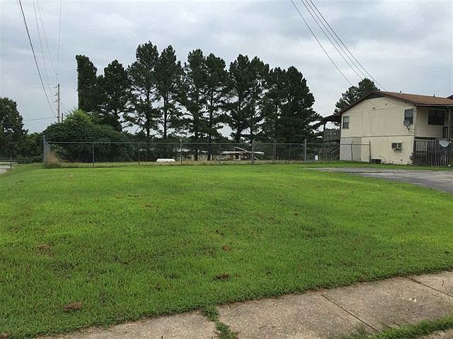 2nd image of 121 W Industrial Park Rd