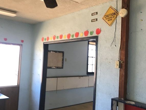 4th image of 19560 Magnolia Ave