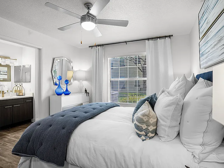 La Ventana Apartments — Photo 37