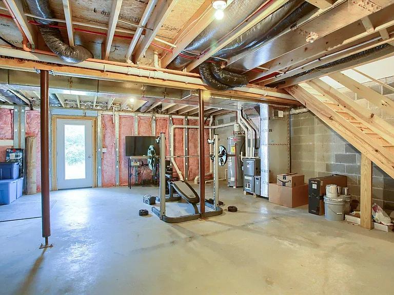 1747 Shady Ln — Photo 29
