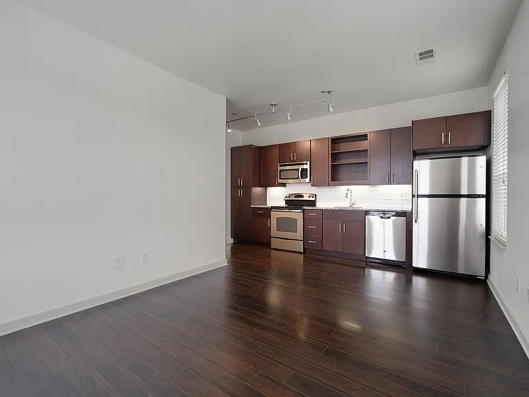 12 South — Photo 8