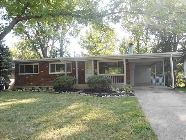 1st image of 40 Queen Ann Dr