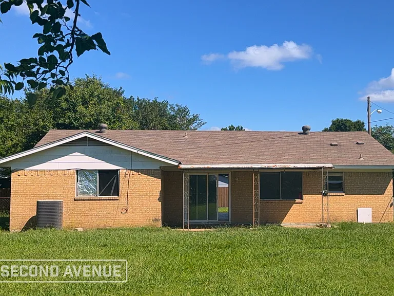 600 Carl C Senter St — Photo 1