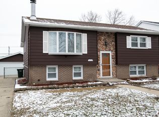 18220 Locust St, Lansing, IL 60438