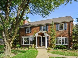 415 S Windsor Dr, Arlington Heights, IL 60004