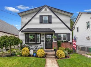 615 Stewart Ave, New Hyde Park, NY 11040
