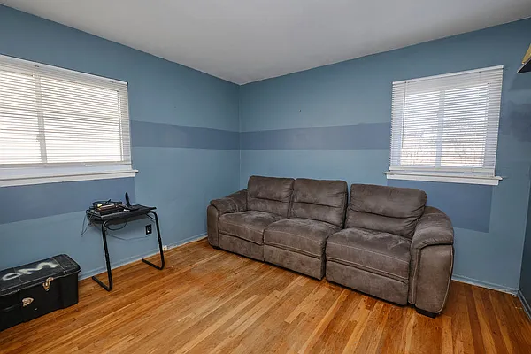 Sold by Prime Realty | media 10