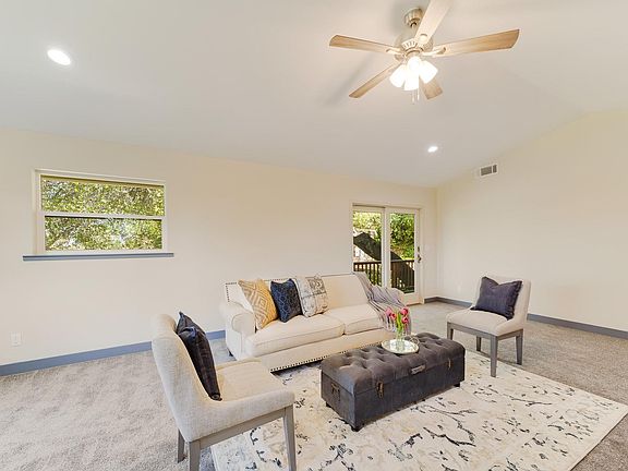 5th image of 80 Park Ln