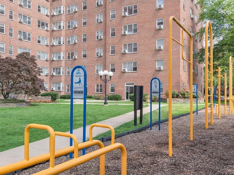 The Marylander Apartment Homes — Photo 17