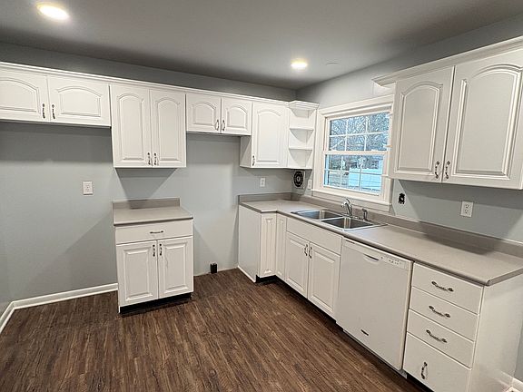 2nd image of 3902 Woodgate Ln