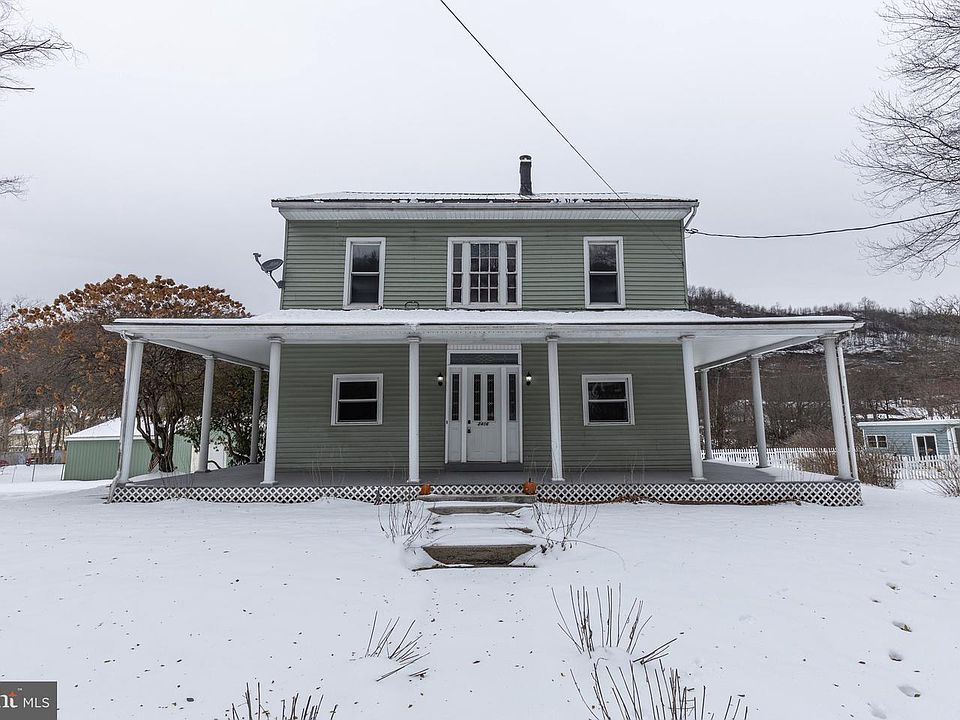 1st image of 2406 Railroad St