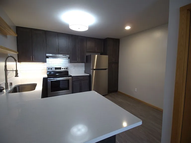 Riverwalk Apartments — Photo 53