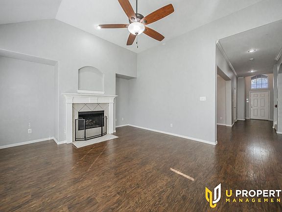 4th image of 8009 Twin Oaks Dr