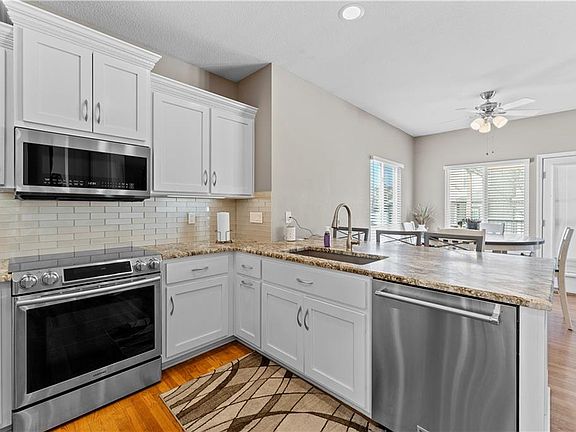 5th image of 12124 Pine Valley Dr