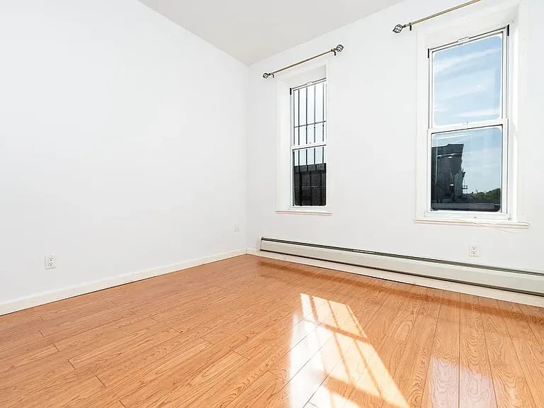 252 Irving Ave #3L — Photo 10