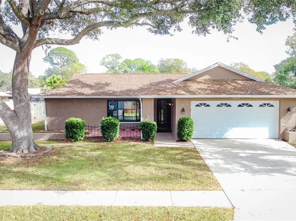 3637 Fairway Forest Cir, Palm Harbor, FL 34685