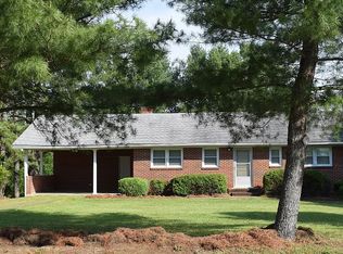 889 Guinea Rd, Farmville, VA 23901